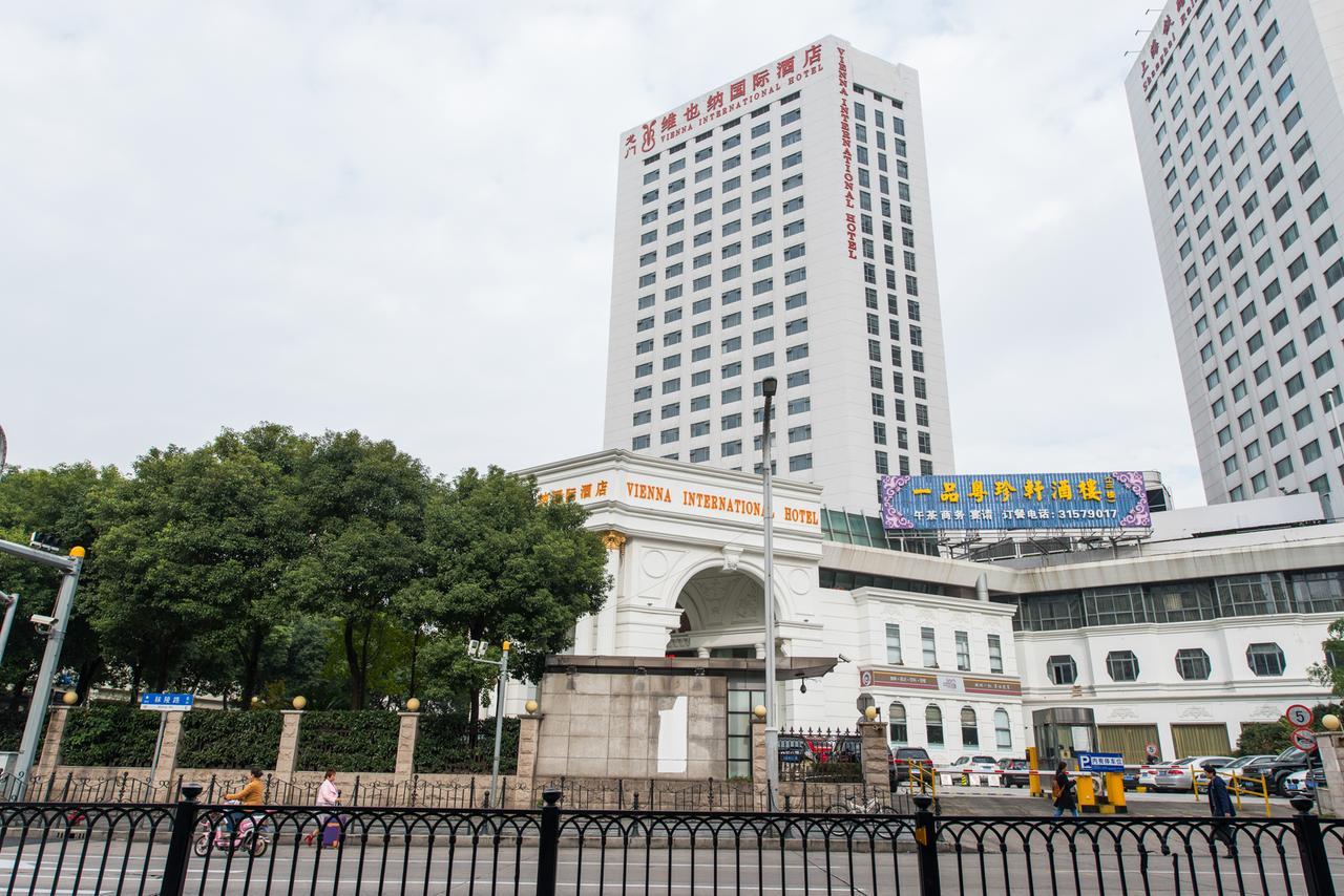 Vienna International Hotel Shanghai Train Station Exterior foto